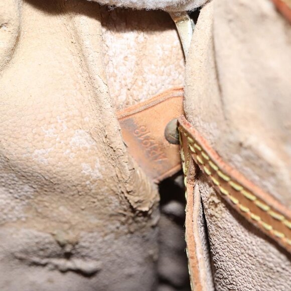 LOUIS VUITTON Monogram Bucket GM Shoulder Bag - Picture 9 of 15